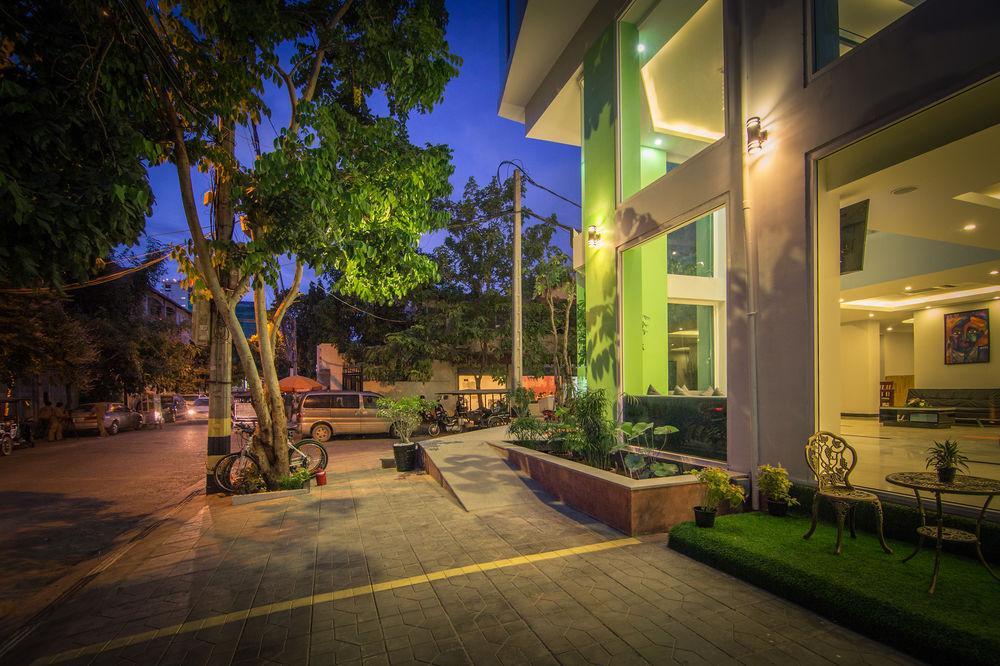 Colina Sky Hotel 金边 外观 照片