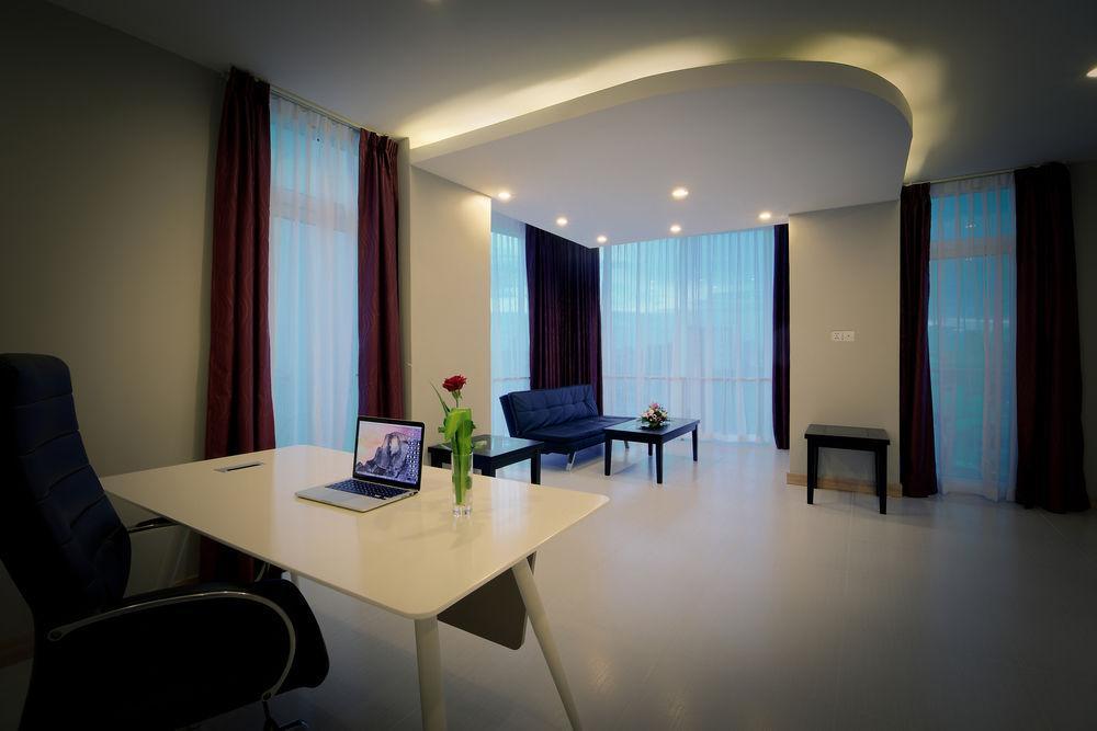 Colina Sky Hotel 金边 外观 照片